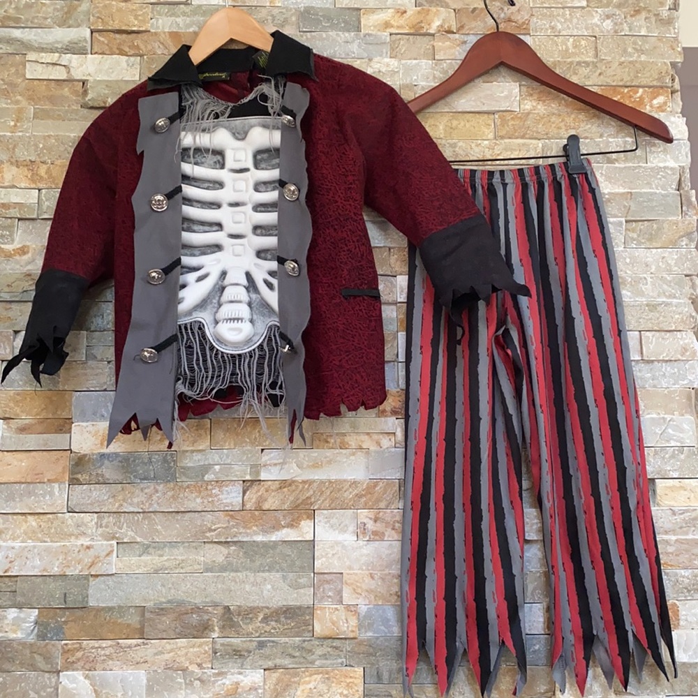 BeetleJuice Skeleton costume